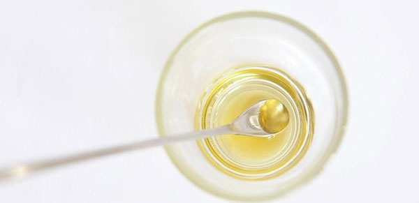 lam-dep-voi-sap-mat-ong-va-dau-thuc-vat